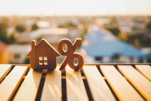 Fiscalité et logement permanent : notre positionnement politique.